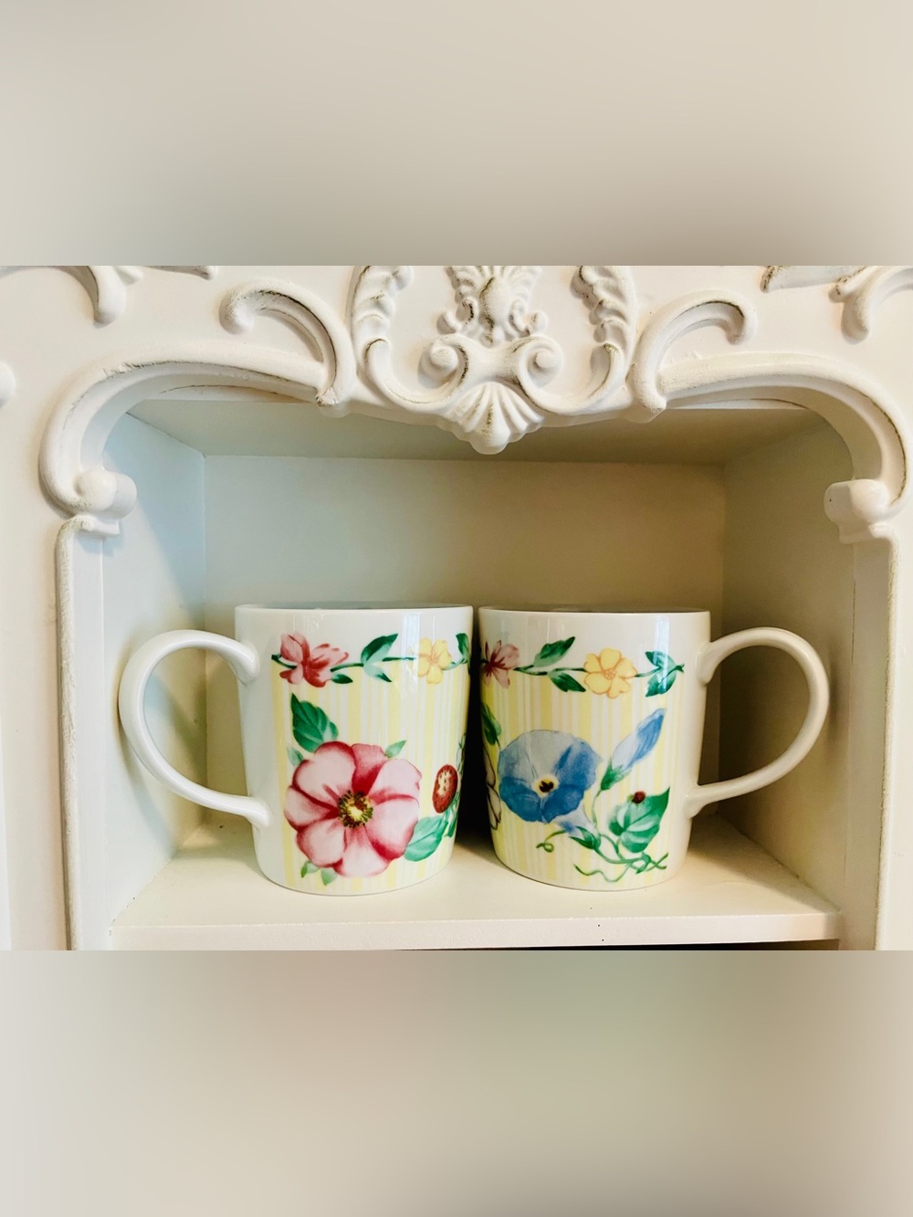 Pfaltzgraff Atmosphere Grandma’s Kitchen Mugs  with Yellow Stripes 🌸🍓